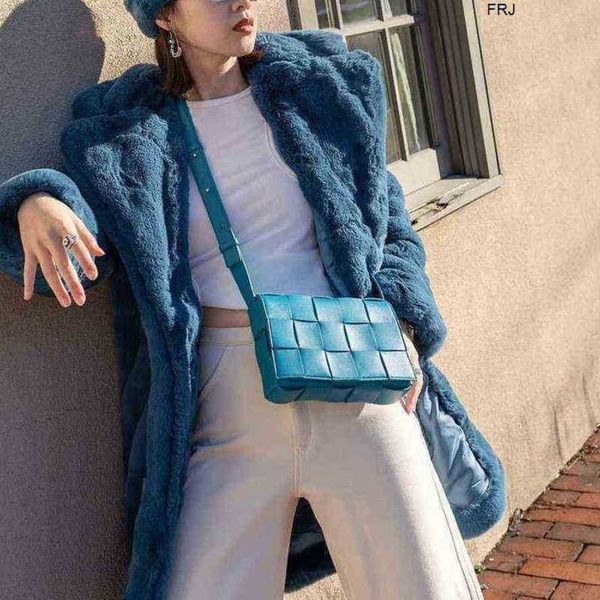 designer bottegas bags venetas cassettes donnain spring natural lambskin y2k trendy colors fashion shoulder for women weave sheepsk have log
designer bottegas bags venetas cassettes donnain spring natural lambskin y2k trendy colors fashion shoulder for women weave sheepsk have log