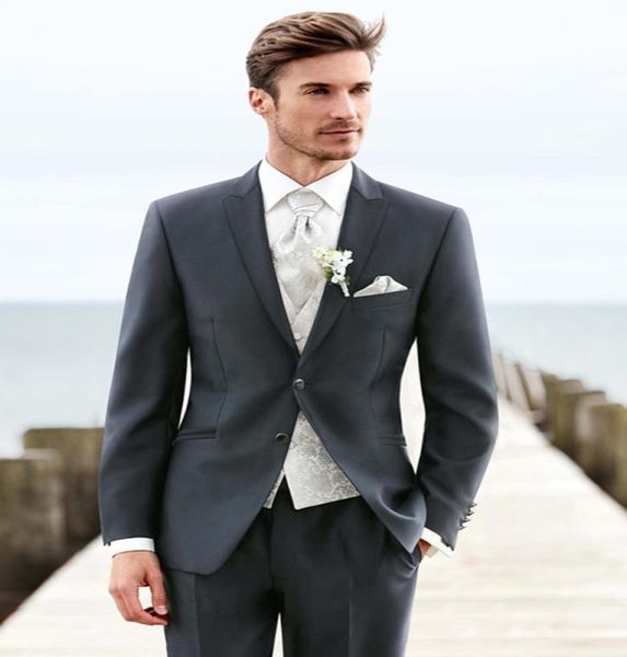 new two button dark grey groom tuxedos peak lapel groomsmen man suits mens wedding suits jacketpantsvesttie3498590, Black;gray
new two button dark grey groom tuxedos peak lapel groomsmen man suits mens wedding suits jacketpantsvesttie3498590, Black;gray