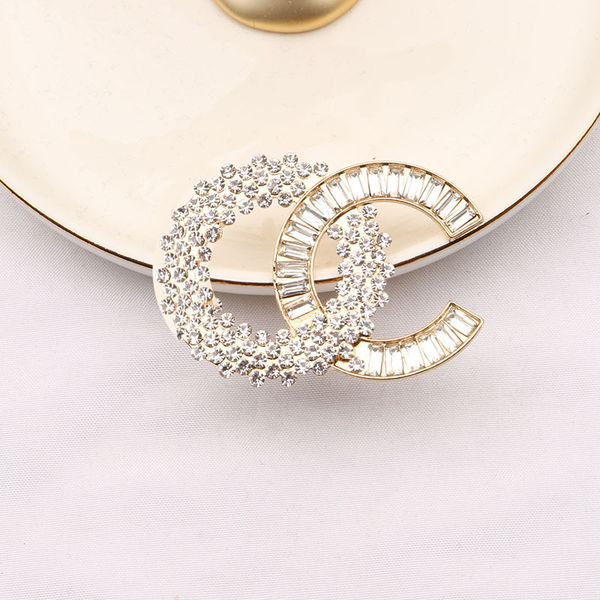 famous designer brand luxury brooch women diamond zircon letter brooches suit pin fashion jewelry gift clothing decoration accessories 20sty, Gray
famous designer brand luxury brooch women diamond zircon letter brooches suit pin fashion jewelry gift clothing decoration accessories 20sty, Gray