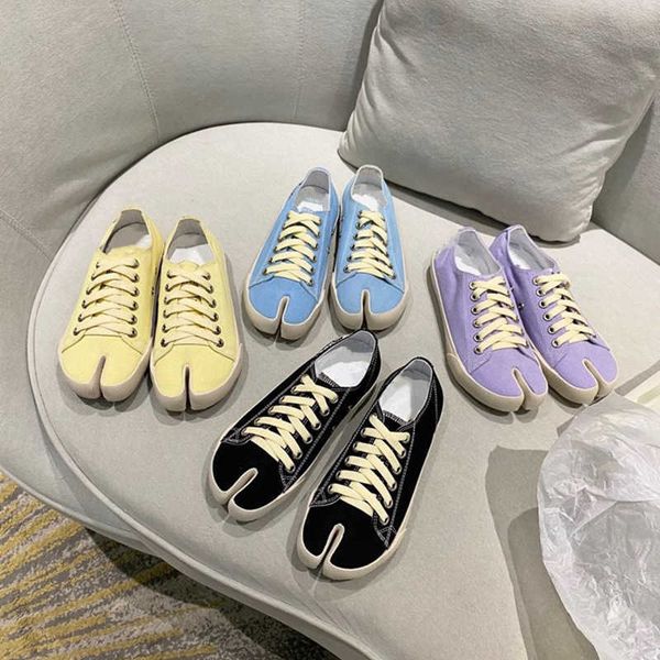 mm6 flat bottomed canvas split toe for women couples casual and versatile sports horse pig hooves low board shoes men's trend
mm6 flat bottomed canvas split toe for women couples casual and versatile sports horse pig hooves low board shoes men's trend