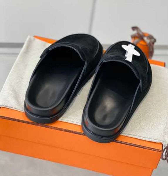 famous designer sandals slides luxury women big head back sole flat heel slippers leather lightweight half slippers sandals, line 35-41, Black
famous designer sandals slides luxury women big head back sole flat heel slippers leather lightweight half slippers sandals, line 35-41, Black
