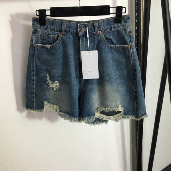 23ss womens shorts womens designer clothing back pocket logo embroidery fashion ripped denim shorts women clothes a1, White;black
23ss womens shorts womens designer clothing back pocket logo embroidery fashion ripped denim shorts women clothes a1, White;black