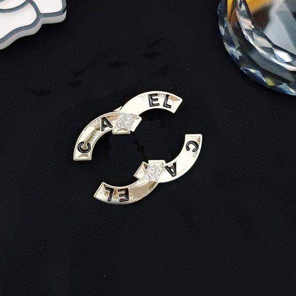 brooches for women men stamp designer brand letter gold plated inlay crystal rhinestone jewelry brooches charm pearl pin, Gray
brooches for women men stamp designer brand letter gold plated inlay crystal rhinestone jewelry brooches charm pearl pin, Gray