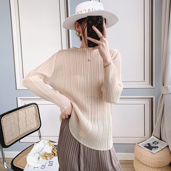 tinapei pleated aesthetic miyake autumn base t-shirt women crop long sleeve silk korean clothes plus size 210306, White
tinapei pleated aesthetic miyake autumn base t-shirt women crop long sleeve silk korean clothes plus size 210306, White
