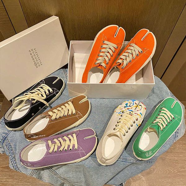 2023 new one foot pedal and horse toe split finger pig feet canvas shoes for women
2023 new one foot pedal and horse toe split finger pig feet canvas shoes for women