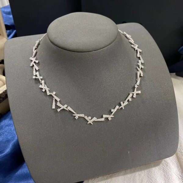 necklaces luxury jewelry shiny zirconia tree leaf choker necklace for women party short clavicle chain necklace friend gifts zk35, Silver
necklaces luxury jewelry shiny zirconia tree leaf choker necklace for women party short clavicle chain necklace friend gifts zk35, Silver