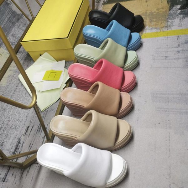 luxury slippers designer sandals lady slide platform wedge rainbow lady summer slippers lady brand rubber lady slide sandals chain 35-41, Black
luxury slippers designer sandals lady slide platform wedge rainbow lady summer slippers lady brand rubber lady slide sandals chain 35-41, Black