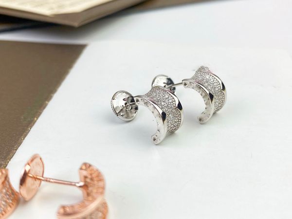 2023 fashion new designer earrings luxury full drill earrings small savage waist inset imported high carbon drill no box, Golden
2023 fashion new designer earrings luxury full drill earrings small savage waist inset imported high carbon drill no box, Golden
