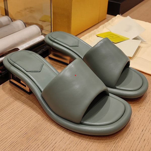 2023 fashion designers slippers women sandals classic wool roll sheepskin slides flat slipper winter plush fur sandal home sandals comfortab, Black
2023 fashion designers slippers women sandals classic wool roll sheepskin slides flat slipper winter plush fur sandal home sandals comfortab, Black