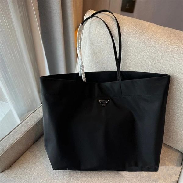 solid color designer bag men bags re nylons saffiano luxury bags re nylon triangle tag large letters saffiano leathers bolso tote bag chic s
solid color designer bag men bags re nylons saffiano luxury bags re nylon triangle tag large letters saffiano leathers bolso tote bag chic s
