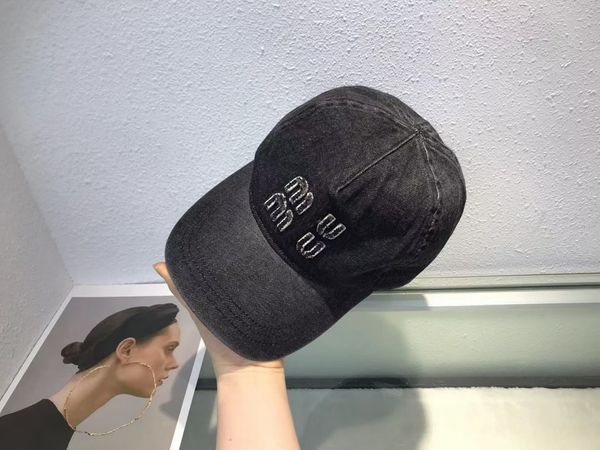 fashion miu male fashion designer versatile baseball cap designer beanie cap letters autumn winter corduroy cap couples casual cold hat, Blue;gray
fashion miu male fashion designer versatile baseball cap designer beanie cap letters autumn winter corduroy cap couples casual cold hat, Blue;gray