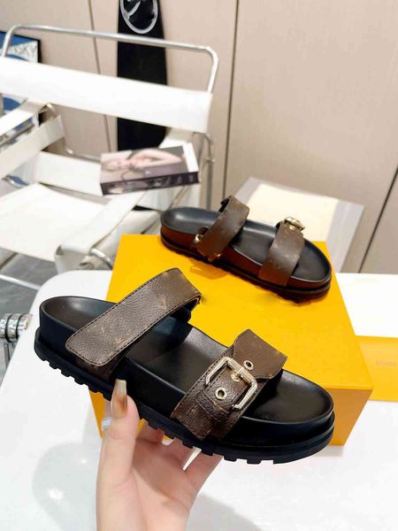 2023 platform women designer slippers bom dia flat comfort mule slides lady luxury colorful embossed leather beach summer buckle buckle flat, Black
2023 platform women designer slippers bom dia flat comfort mule slides lady luxury colorful embossed leather beach summer buckle buckle flat, Black