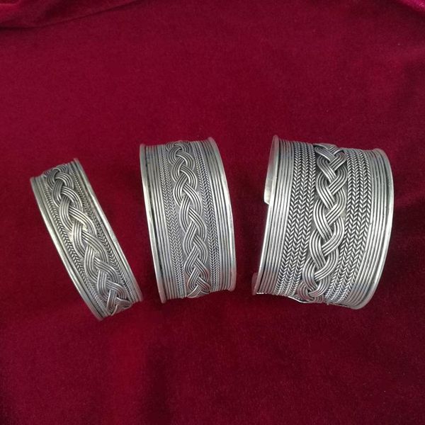bangle guizhou ethnic style miao silver twisted woven narrow bracelet niche design simple personality open bracelet for men and women, Black
bangle guizhou ethnic style miao silver twisted woven narrow bracelet niche design simple personality open bracelet for men and women, Black