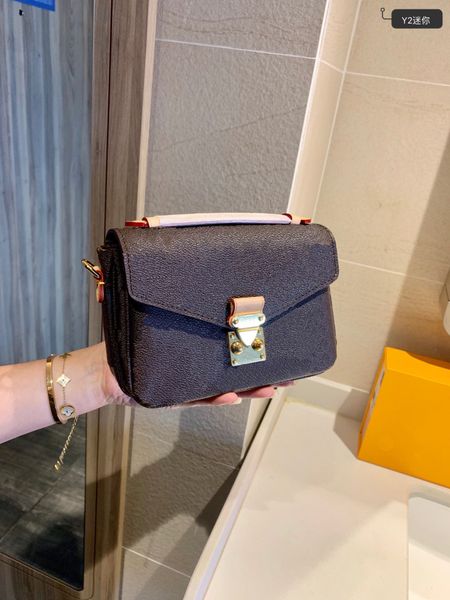 pochette handbag womens luxury designer metis bags handbags lady messenger fashion shoulder bag crossbody tote wallet purse
pochette handbag womens luxury designer metis bags handbags lady messenger fashion shoulder bag crossbody tote wallet purse