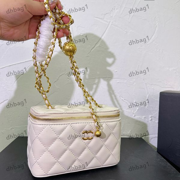 classic designer mini makeup bag with diamond pattern zipper fine chain portable crossbody bag shoulder bag princess bag party dinner street
classic designer mini makeup bag with diamond pattern zipper fine chain portable crossbody bag shoulder bag princess bag party dinner street