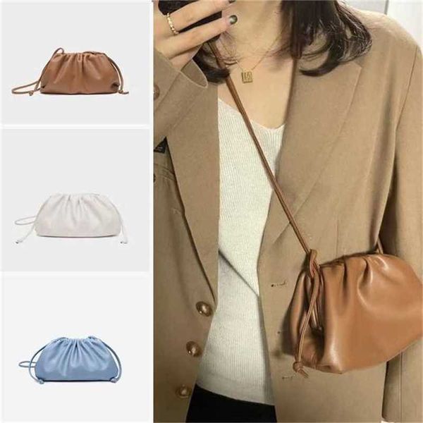 axiges designer bottegas handbags venetas same cowhide womens cloud one shoulder messenger bag fold hand soft skin dumpling 18lil
axiges designer bottegas handbags venetas same cowhide womens cloud one shoulder messenger bag fold hand soft skin dumpling 18lil