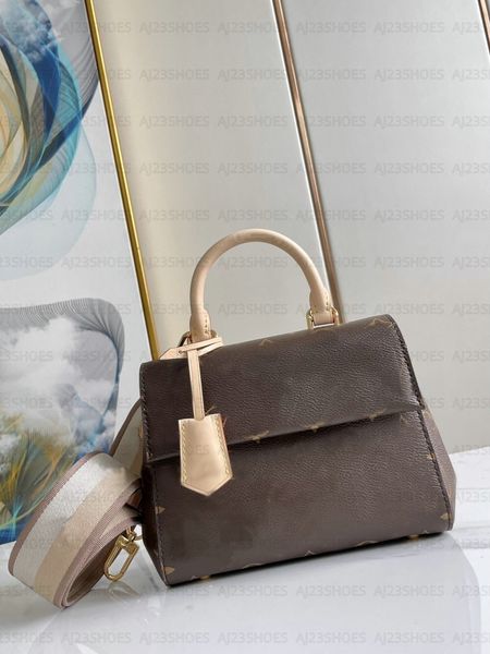 2023 designer women handbags cluny mini old flower crossbody bags luxurys tote double handle shoulder bags purse m46055
2023 designer women handbags cluny mini old flower crossbody bags luxurys tote double handle shoulder bags purse m46055