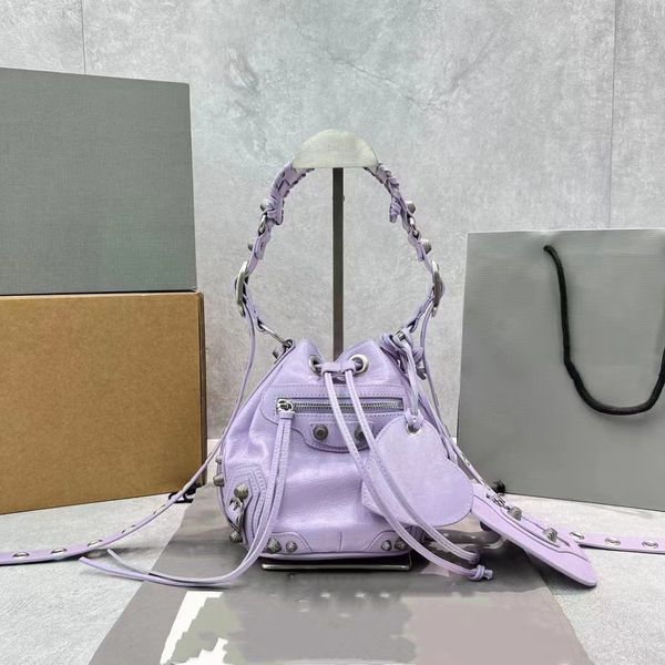 2023 quality classic caviar flap bag designer women cross body bags luxuries designers shoulder handbag
2023 quality classic caviar flap bag designer women cross body bags luxuries designers shoulder handbag