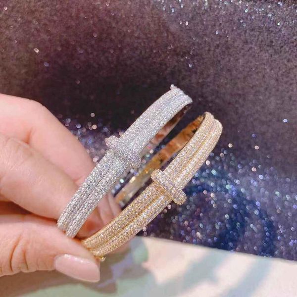 bangle hibride fashion geometric design bracelets white color aaa cubic zirconia charm bracelets for women party gift accessories b107, Black
bangle hibride fashion geometric design bracelets white color aaa cubic zirconia charm bracelets for women party gift accessories b107, Black