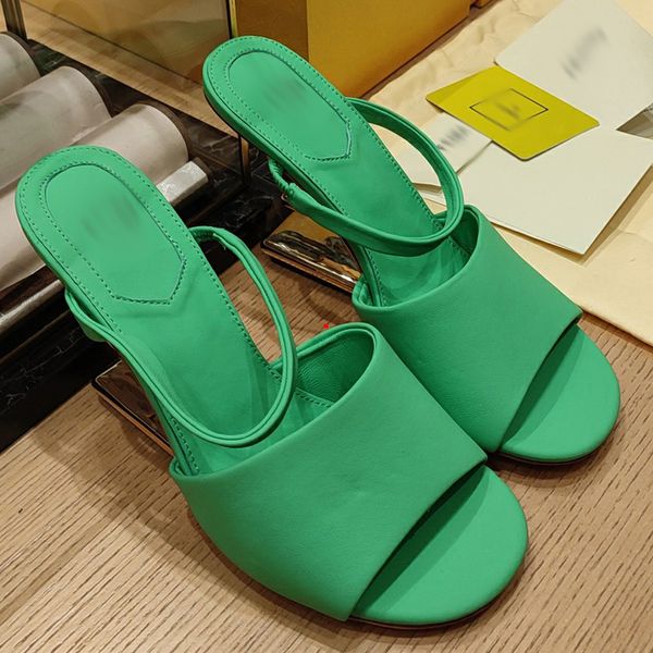 2023 fashion designers slippers women sandals classic wool roll sheepskin slides flat slipper winter plush fur sandal home sandals comfortab, Black
2023 fashion designers slippers women sandals classic wool roll sheepskin slides flat slipper winter plush fur sandal home sandals comfortab, Black