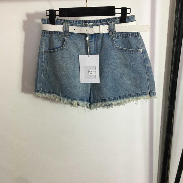 23ss womens designer clothing womens shorts logo embroidered raw edge denim shorts with belt women clothes, White;black
23ss womens designer clothing womens shorts logo embroidered raw edge denim shorts with belt women clothes, White;black