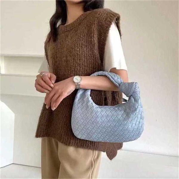 venetas designer bottegas woven handbags cloud hand held knotted fashionable leather pattern soft underarm womens 18lil
venetas designer bottegas woven handbags cloud hand held knotted fashionable leather pattern soft underarm womens 18lil