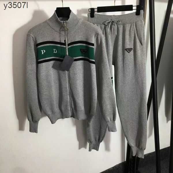 mens tracksuits designer sweater suit luxury cotton fashion casual sports letter printing same style for lovers s-xxxl gtv6, Gray
mens tracksuits designer sweater suit luxury cotton fashion casual sports letter printing same style for lovers s-xxxl gtv6, Gray