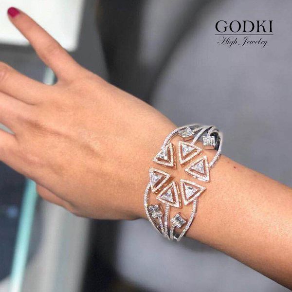 bangle godki trendy luxury 5 rows big bold statement bangle cuffs for women wedding zircon crystal cz dubai bracelet party jewelry 2020, Black
bangle godki trendy luxury 5 rows big bold statement bangle cuffs for women wedding zircon crystal cz dubai bracelet party jewelry 2020, Black