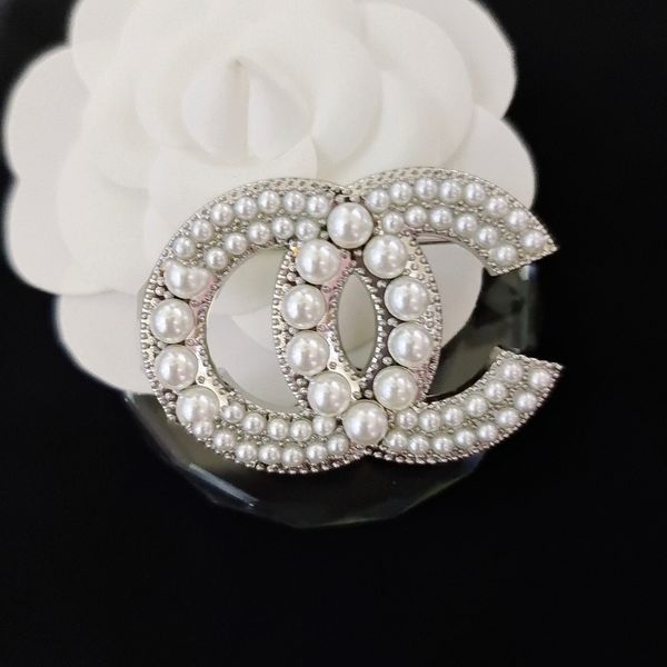 wholesale designer brooch correct letters fashion c double letter brooches crystal pearl charm couples rhinestone pin jewelry, Gray
wholesale designer brooch correct letters fashion c double letter brooches crystal pearl charm couples rhinestone pin jewelry, Gray