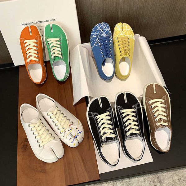 horseshoe toe women's spring and summer 2021 new one foot pig hoof single shoe split finger sports canvas shoes
horseshoe toe women's spring and summer 2021 new one foot pig hoof single shoe split finger sports canvas shoes