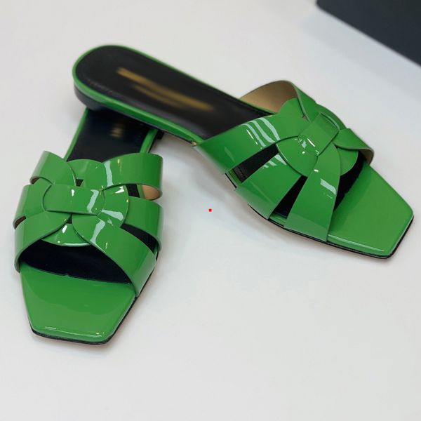 2023 fashion woman embroidered fabric slides slippers black beige multicolor embroidery mules womens home flip flops casual sandals summer l
2023 fashion woman embroidered fabric slides slippers black beige multicolor embroidery mules womens home flip flops casual sandals summer l
