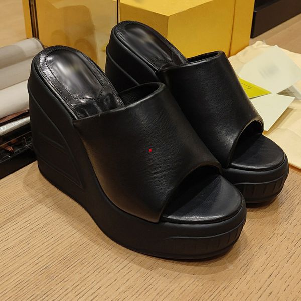 2023 fashion designers slippers women sandals classic wool roll sheepskin slides flat slipper winter plush fur sandal home sandals comfortab, Black
2023 fashion designers slippers women sandals classic wool roll sheepskin slides flat slipper winter plush fur sandal home sandals comfortab, Black