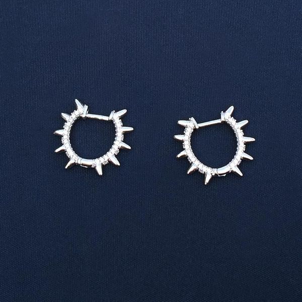huggie sljely fashion real 925 sterling silver spike hoop earrings micro cubic zircon women fine brand archi noir jewelry, Golden;silver
huggie sljely fashion real 925 sterling silver spike hoop earrings micro cubic zircon women fine brand archi noir jewelry, Golden;silver