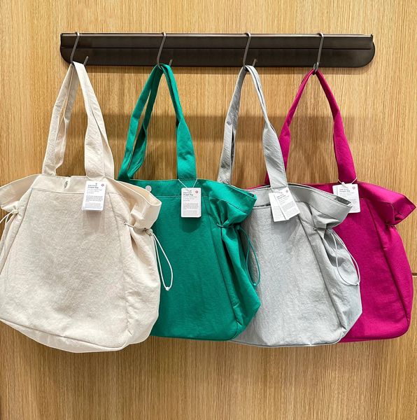 designer nylon purse womens large tote make up bag mens gym duffle shoulder bag luxury handbag crossbody storage premium quality waterproof
designer nylon purse womens large tote make up bag mens gym duffle shoulder bag luxury handbag crossbody storage premium quality waterproof