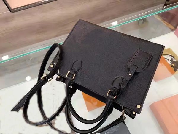 handbag, shoulder bag, designer designed high-quality white flower letter pattern. size:28x20cm., Black;red
handbag, shoulder bag, designer designed high-quality white flower letter pattern. size:28x20cm., Black;red