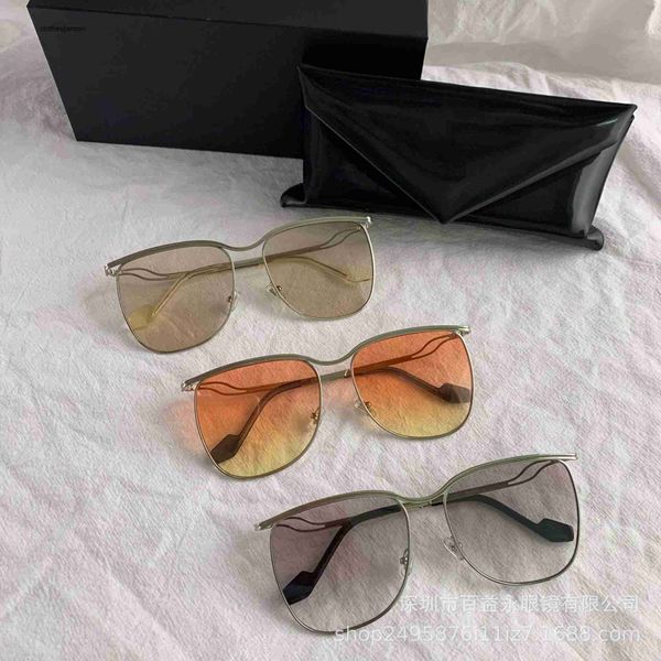 2023 luxury fashion sunglasses factory% 80 retail gm sunglass for women advanced sun protection ins uv new driving men's can be paired, White;black
2023 luxury fashion sunglasses factory% 80 retail gm sunglass for women advanced sun protection ins uv new driving men's can be paired, White;black