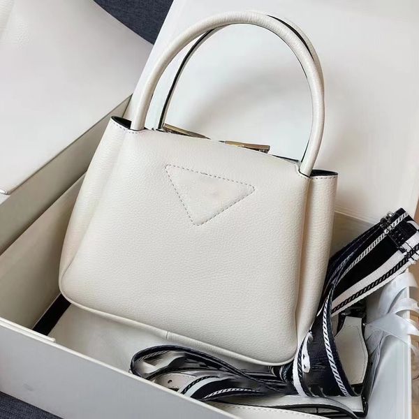 leather designer bags womens purse shoulder bag luxury vintage handbags romantic gift shopping handbag large capacity
leather designer bags womens purse shoulder bag luxury vintage handbags romantic gift shopping handbag large capacity