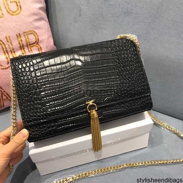 stylisheendibags shoulder bags designer chain bag classic crocodile-print leather clutch flap envelope messenger bag women's brand desi
stylisheendibags shoulder bags designer chain bag classic crocodile-print leather clutch flap envelope messenger bag women's brand desi