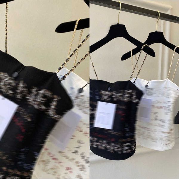 designer runway summer 2022 women's t-shirt fashion chain tanks ladies elegant letter women sleeveless casual tank 232, White
designer runway summer 2022 women's t-shirt fashion chain tanks ladies elegant letter women sleeveless casual tank 232, White