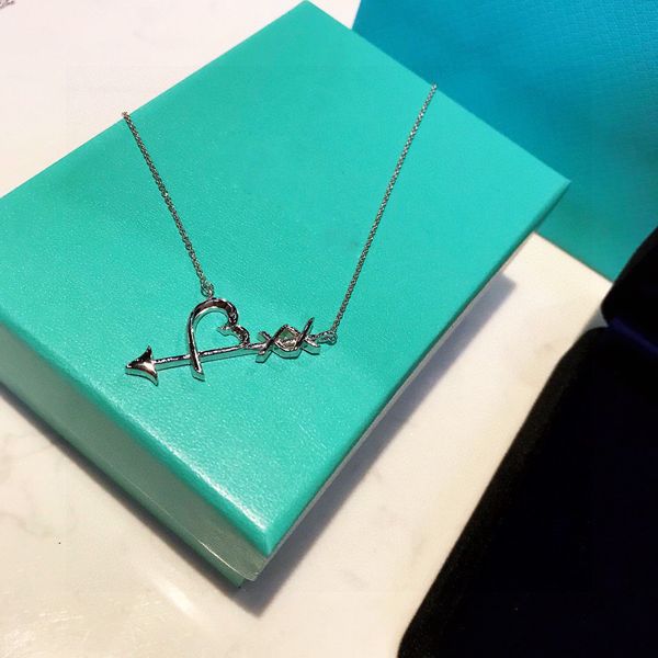 quality t family s925 sterling silver diamond-studded arrow piercing heart love necklace versatile light luxury pendant niche temperament cl
quality t family s925 sterling silver diamond-studded arrow piercing heart love necklace versatile light luxury pendant niche temperament cl