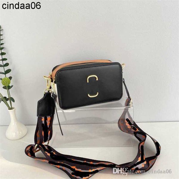 designer snapsbag womens bag 2023 new color contrast camera bag fashion one shoulder small square messager bag, Red;black
designer snapsbag womens bag 2023 new color contrast camera bag fashion one shoulder small square messager bag, Red;black