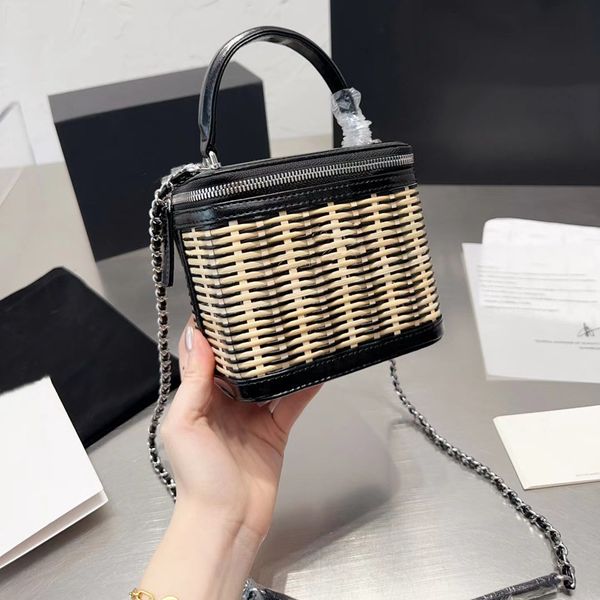 fashion mini cosmetic bag lady crossbody trunk bags designer tiny purse oil wox leather rattan box bags chain shoulder clutch new style sell
fashion mini cosmetic bag lady crossbody trunk bags designer tiny purse oil wox leather rattan box bags chain shoulder clutch new style sell