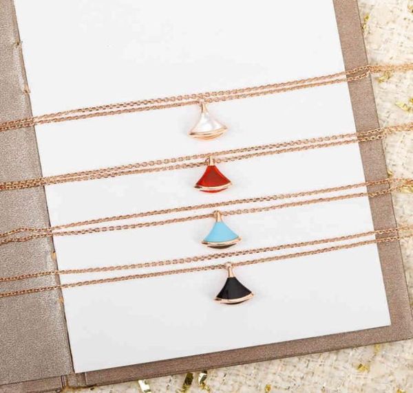 classic 925 sterling silver gold plated fan shape pendant bracelet ladies fashion luxury brand jewelry1157260, Golden;silver
classic 925 sterling silver gold plated fan shape pendant bracelet ladies fashion luxury brand jewelry1157260, Golden;silver