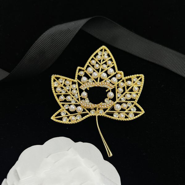designer ccity pins brooches women banquet pin men suit luxury jewelry exquisite accessories letters c brooche woman man 99, Gray
designer ccity pins brooches women banquet pin men suit luxury jewelry exquisite accessories letters c brooche woman man 99, Gray