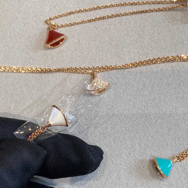 v white fritillaria small fan full bracelet female 18k rose gold red jade medal diamond double layer skirt hand, Golden;silver
v white fritillaria small fan full bracelet female 18k rose gold red jade medal diamond double layer skirt hand, Golden;silver