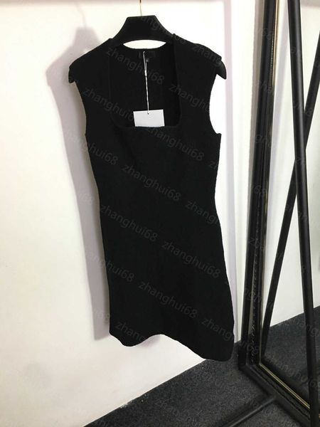 23ss women dresses summer dress womens designer clothing broken diamond logo square neck sleeveless knitted vest dress womens clothing, Black;gray
23ss women dresses summer dress womens designer clothing broken diamond logo square neck sleeveless knitted vest dress womens clothing, Black;gray