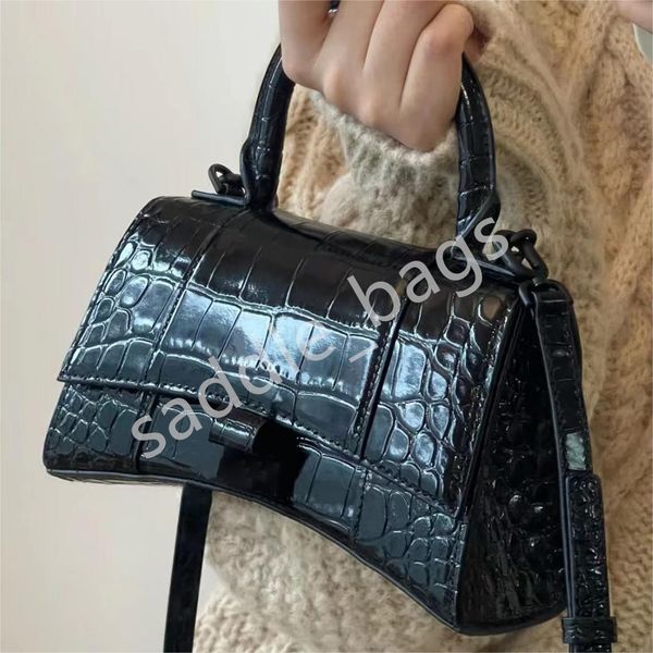 luxury hourglass shoulder bags designer bag black crocodile-embossed cow leather small crossbody bag half moon hobos handbag with box 10a qu
luxury hourglass shoulder bags designer bag black crocodile-embossed cow leather small crossbody bag half moon hobos handbag with box 10a qu