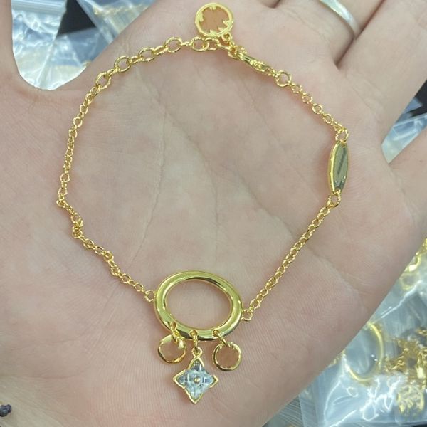 women designer bracelet chain luxury bracelet fashion trendy pulsera lock flower letter lvsity pendant cjeweler love charms bracelets kl3, Golden;silver
women designer bracelet chain luxury bracelet fashion trendy pulsera lock flower letter lvsity pendant cjeweler love charms bracelets kl3, Golden;silver