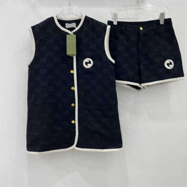 womens two pieces set sleeveless crew neck waistcoat with webbed jacquard shorts sets custom logo embroidered jacquard fabric 3 colors desig, White
womens two pieces set sleeveless crew neck waistcoat with webbed jacquard shorts sets custom logo embroidered jacquard fabric 3 colors desig, White