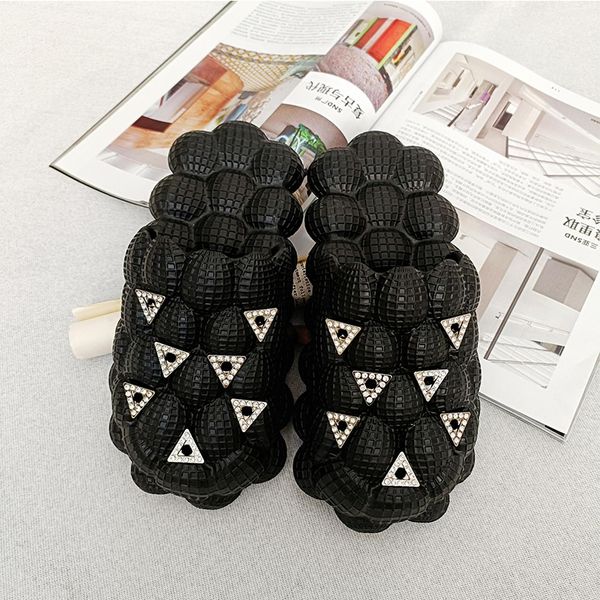 2023 men women fashion sandals metal decoration mens summer beach slippers yellow womens indoor outdoor slides, Black 
2023 men women fashion sandals metal decoration mens summer beach slippers yellow womens indoor outdoor slides, Black